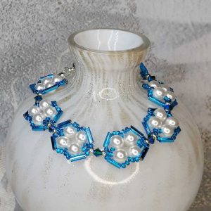 Pearl Bracelet White Blue Bead design